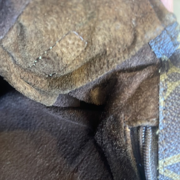 Louis Vuitton Monogram Chantilly MM Messenger Bag - Picture 10 of 10